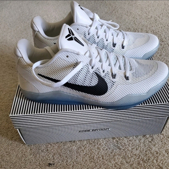Nike Kobe 11 EM Fundamental Low - Picture 1 of 4